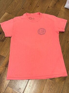 Kids puppie love Short Sleeve Graphic Tee in Coral with Chest Logo